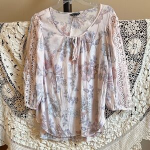 Unique Spectrum Floral Lace Sleeve Women's XL Blouse